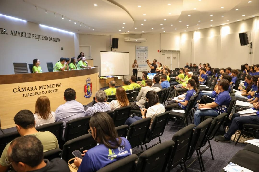 Câmara de Juazeiro realiza aula inaugural de cursinho pré-vestibular