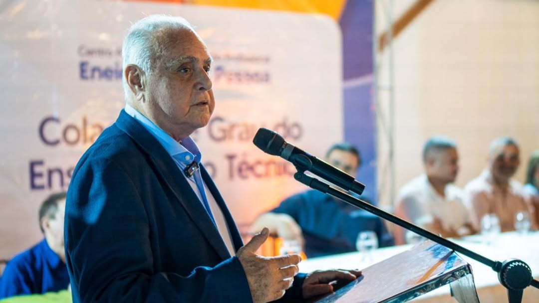 Câmara aprova PL que nomeia Roberto Pessoa embaixador do Padre Cícero
