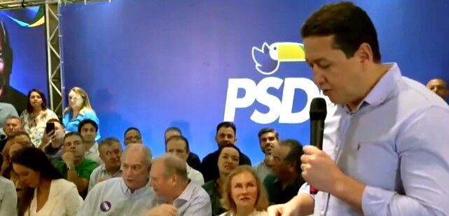 Ciro elogia Glêdson durante ato de filiação ao PSDB