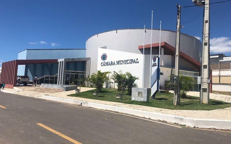 Câmara de Juazeiro aprova PL que extingue 80 cargos