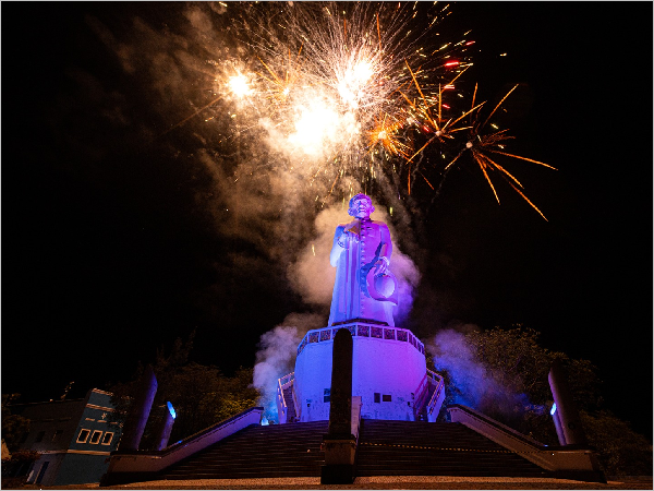 Colina do Horto recebe celebração de ano novo com fogos silenciosos