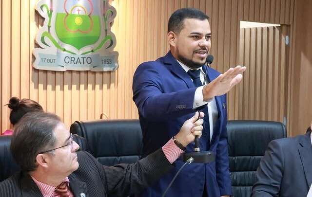 Suplente de vereador toma posse em Crato