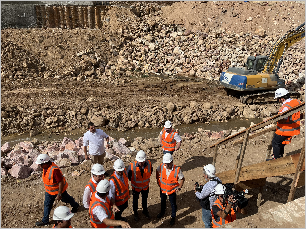 Obra do Canal do Rio Grangeiro recebe visita do governador Elmano de Freitas