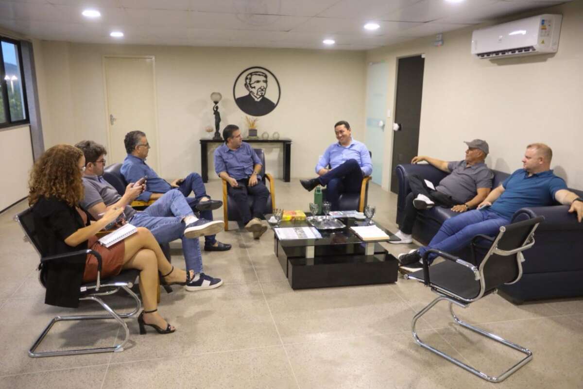 Lideranças de oposição se reúnem para articular agenda de Ciro Gomes na região