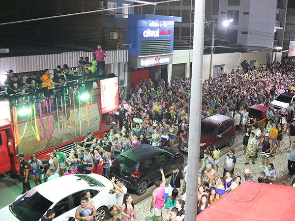 Várzea Alegre divulga atrações do trio elétrico do Arrastão de Blocos