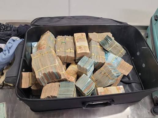 Dinheiro em espécie é apreendido após abordagem policial em Juazeiro do Norte