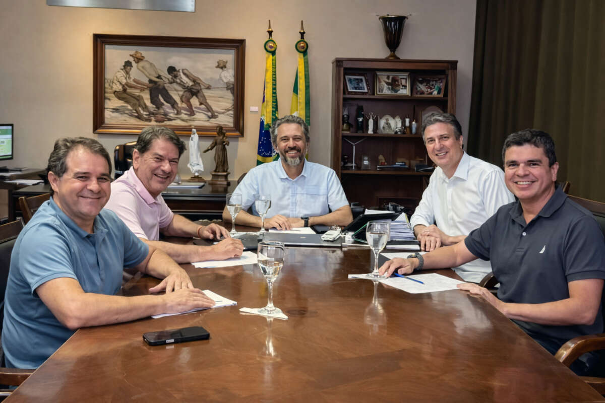 Cid nega ruptura com Camilo e reafirma alianças