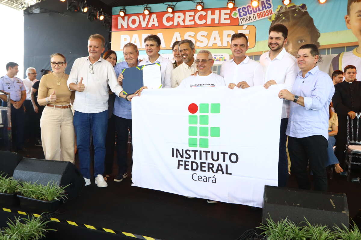 Camilo assina termo de execução de obras para novos campi do IFCE