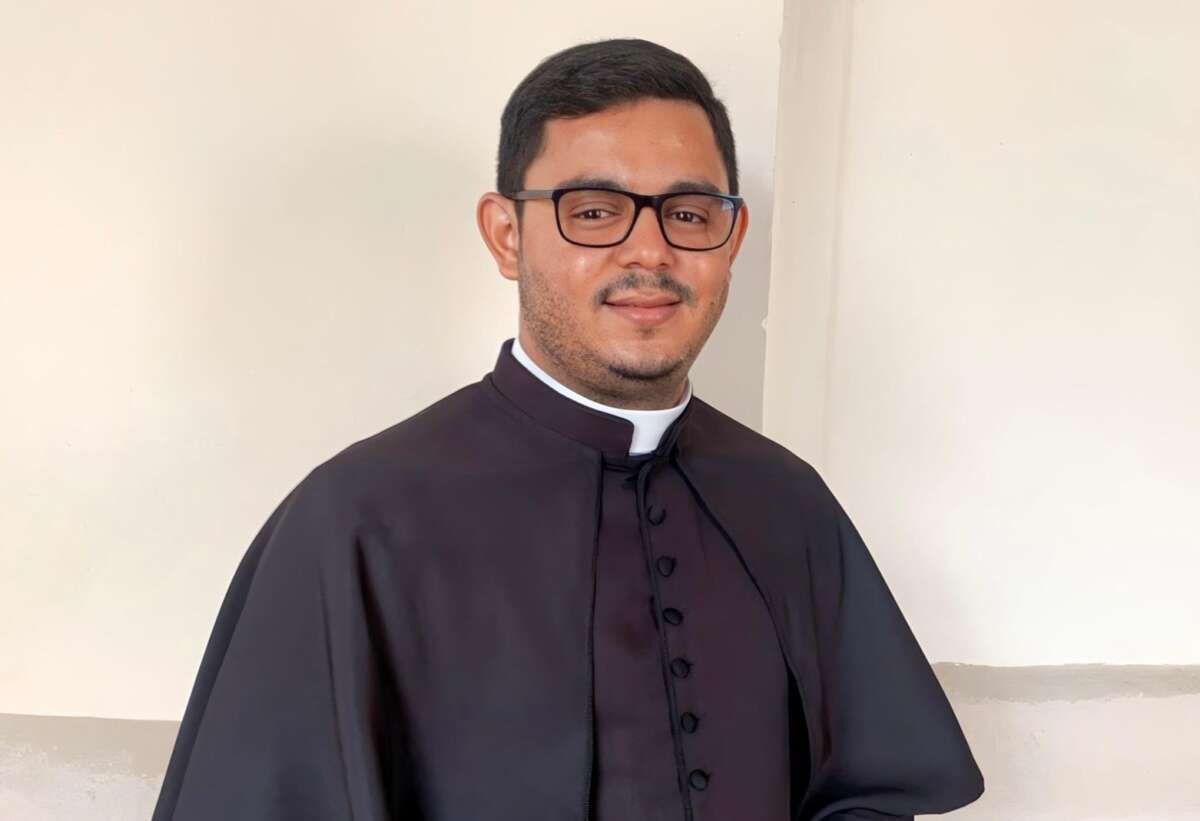 “Igreja não é lugar de cachorro”, diz padre após expulsar animal em Várzea Alegre