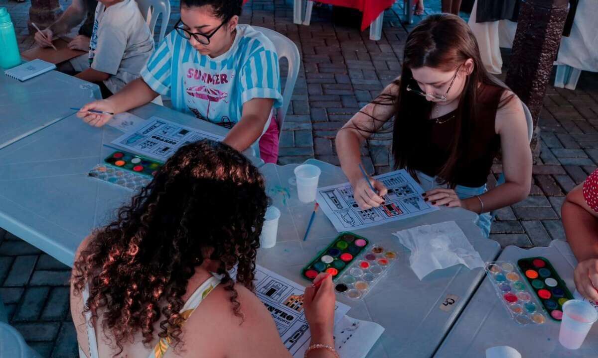 Crato recebe evento que promove vivência de pintura para mulheres