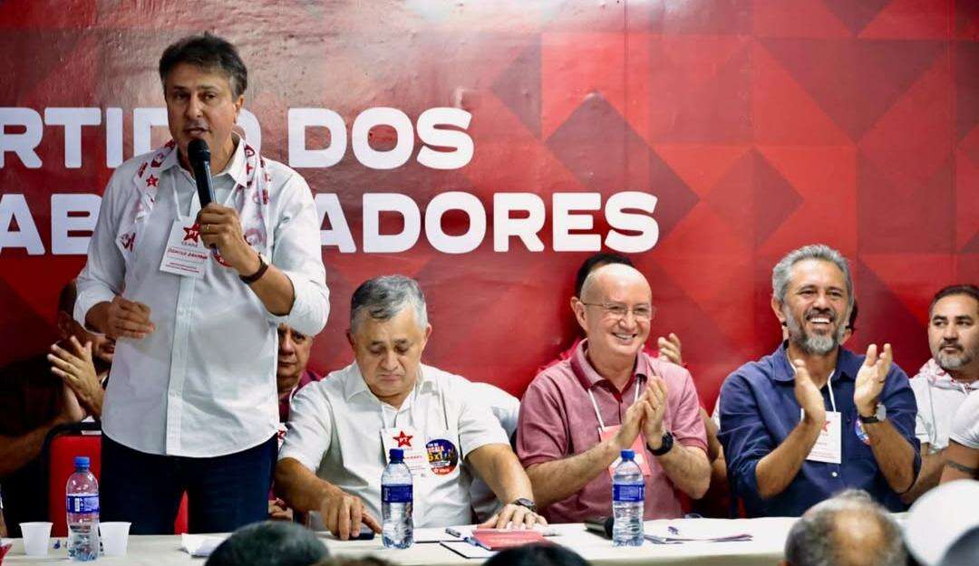PT oficializa Elmano em ato com presença de Camilo