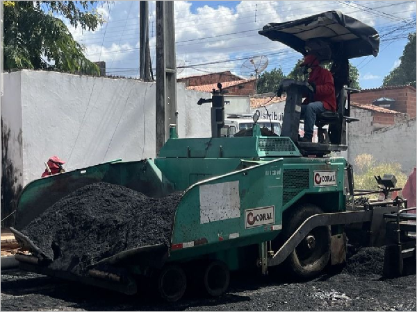 Juazeiro realiza reparos de calçamento e asfalto em 14 localidades