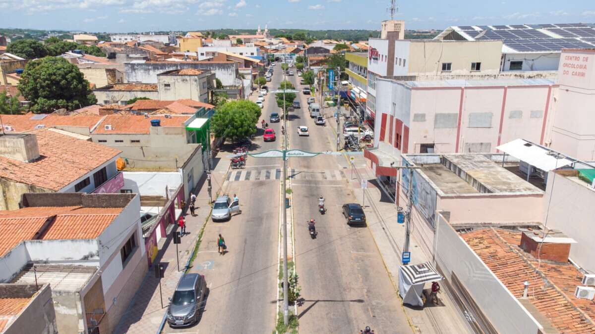 Prefeitura de Barbalha emite nota de esclarecimento sobre incidente com transporte escolar