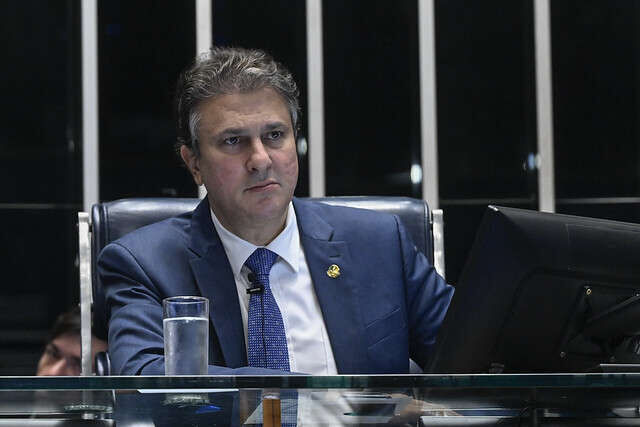Camilo é cotado para assumir liderança do governo Lula no Senado
