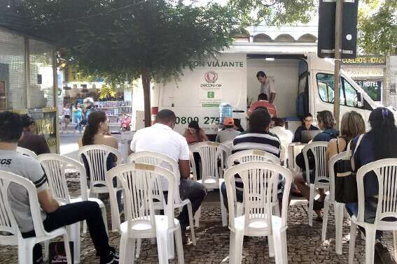 Municípios do Cariri recebem ação do Decon para orientar consumidores e negociar dívidas