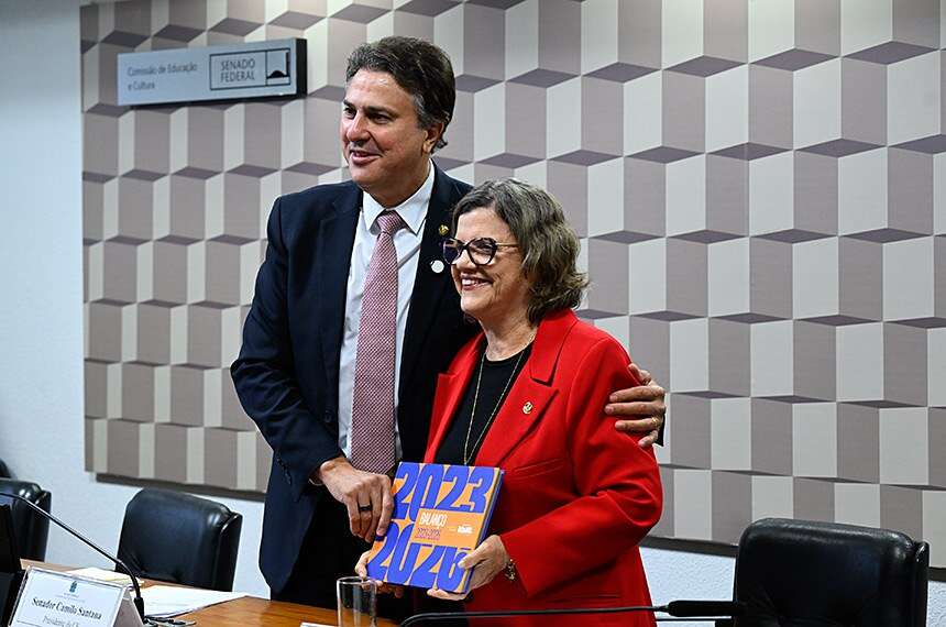 Camilo Santana assume Comissão de Educação do Senado