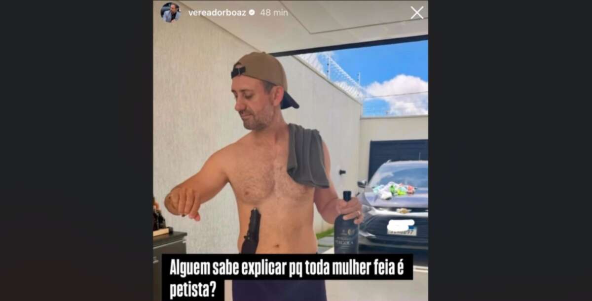 Vereador é acusado de misoginia após publicar foto com faca na cintura