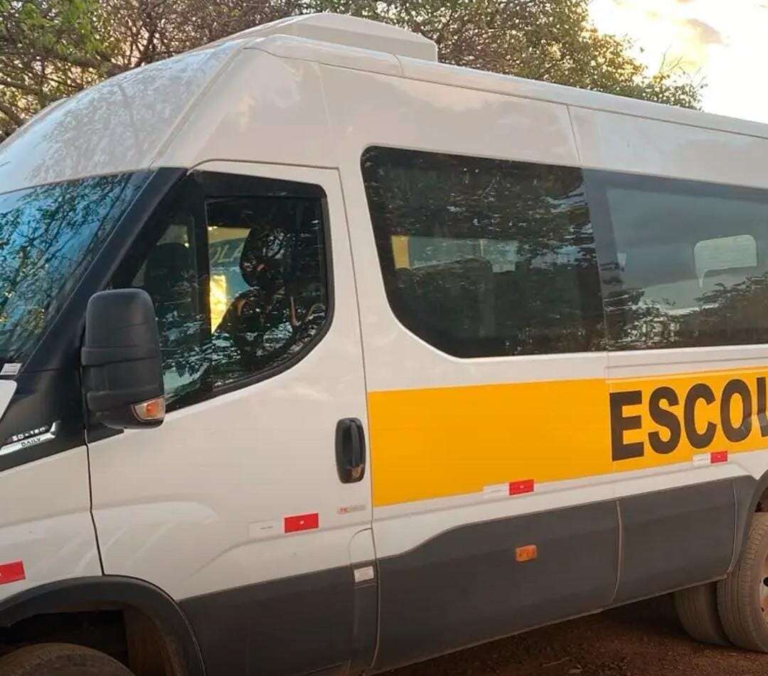 Monitor é demitido após esquecer criança dentro de van escolar