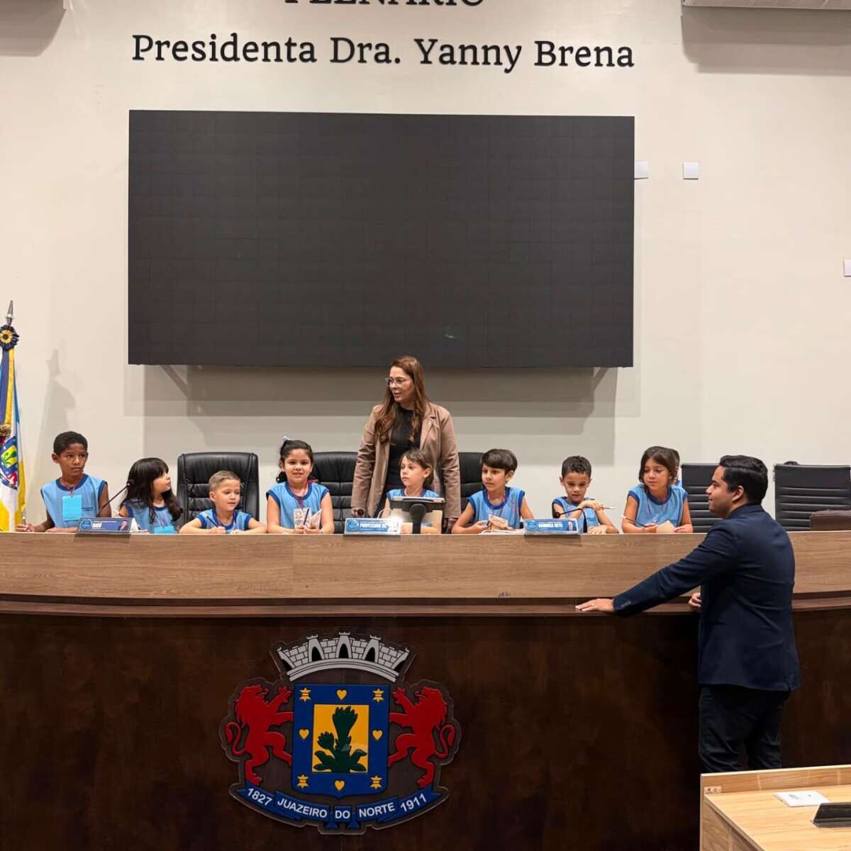 Estudantes visitam Câmara de Juazeiro durante programação do Agosto Verde
