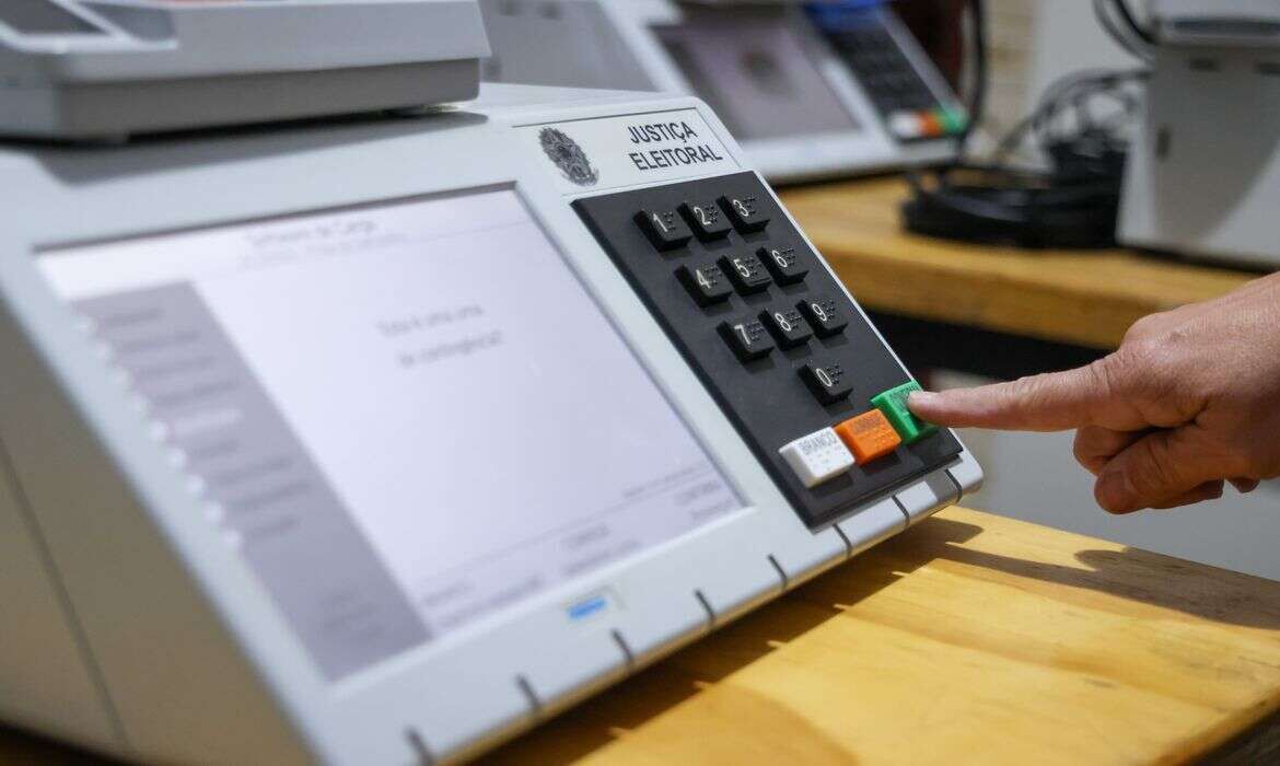 Cartórios Eleitorais iniciam preparação de urnas para as Eleições 2026