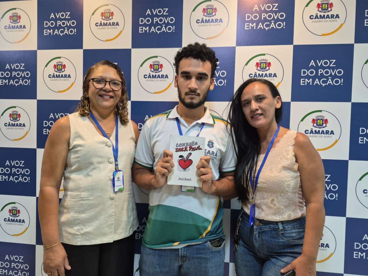 Jovem escritor da rede pública de Juazeiro ganha destaque com livro autoral