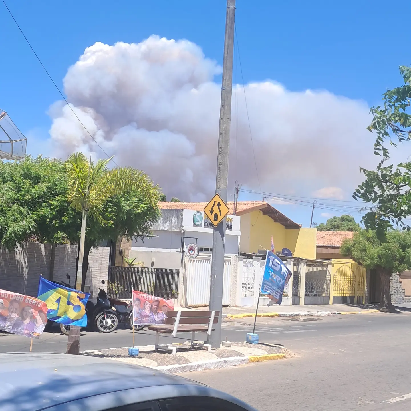 Fumaça de incêndio em Milagres se espalha pelo Cariri
