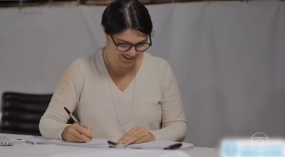 Médium caririense é acusada de fraudar cartas psicografadas