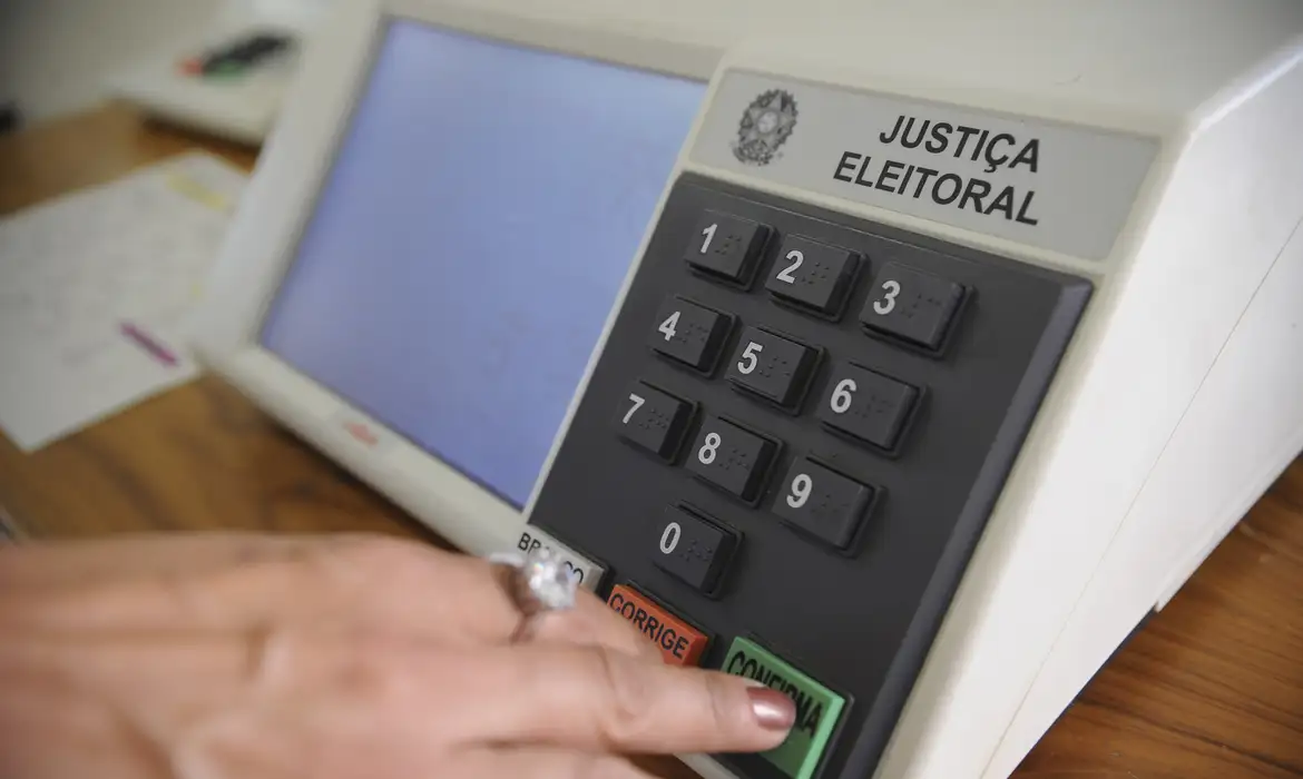 Eleitores com deficiência têm até 30 de setembro para solicitar transporte gratuito
