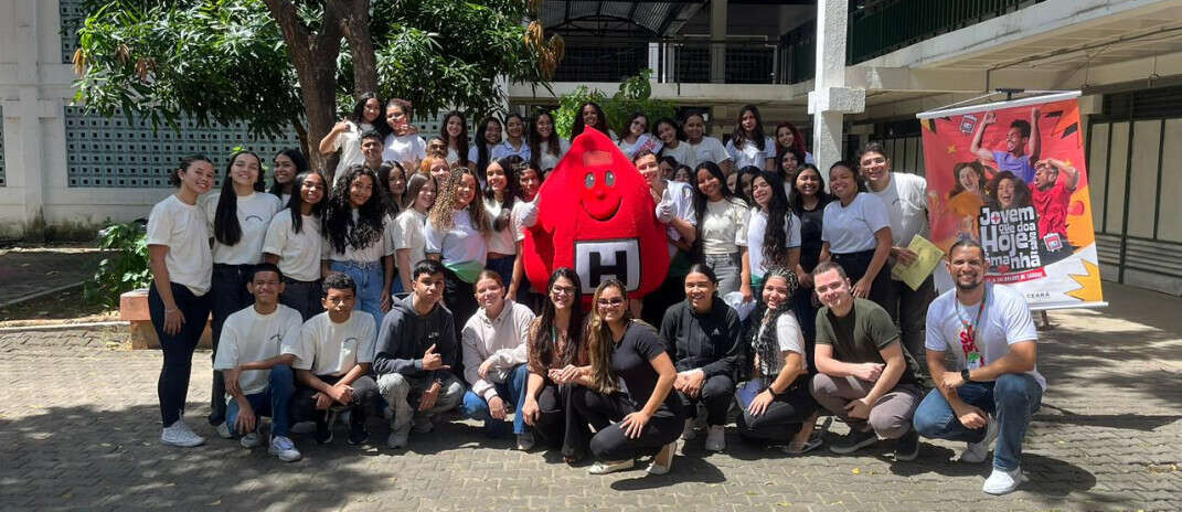 Hemoce promove campanha para incentivar doação de sangue entre jovens estudantes