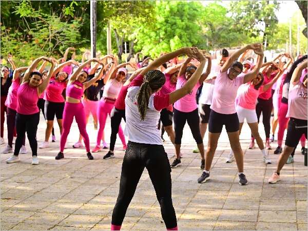 Caminhada encerra programação do Outubro Rosa em Juazeiro 