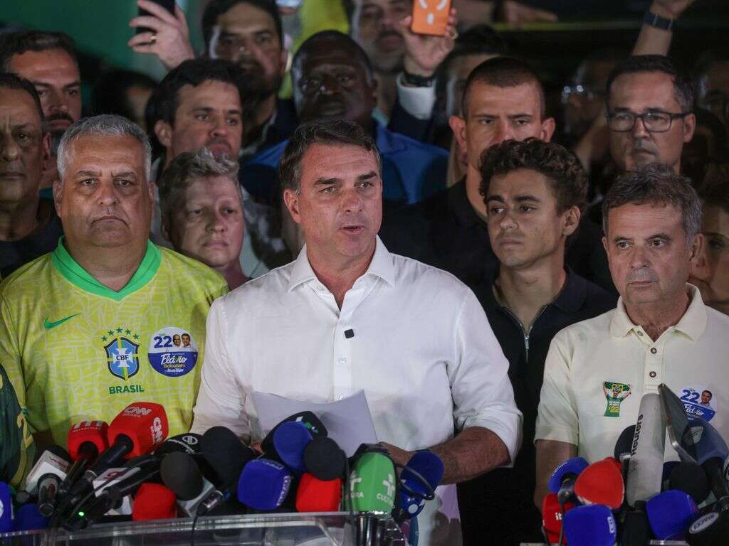 Flávio Bolsonaro perdeu votos em quatro municípios do Cariri no 2º turno