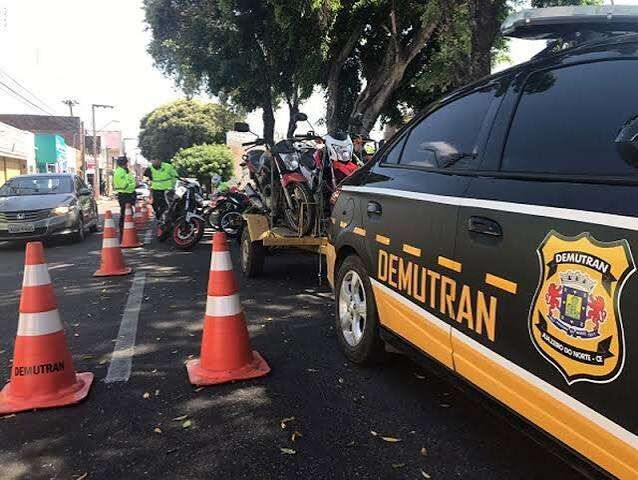 Demutran apreende motos estacionadas irregularmente em Juazeiro